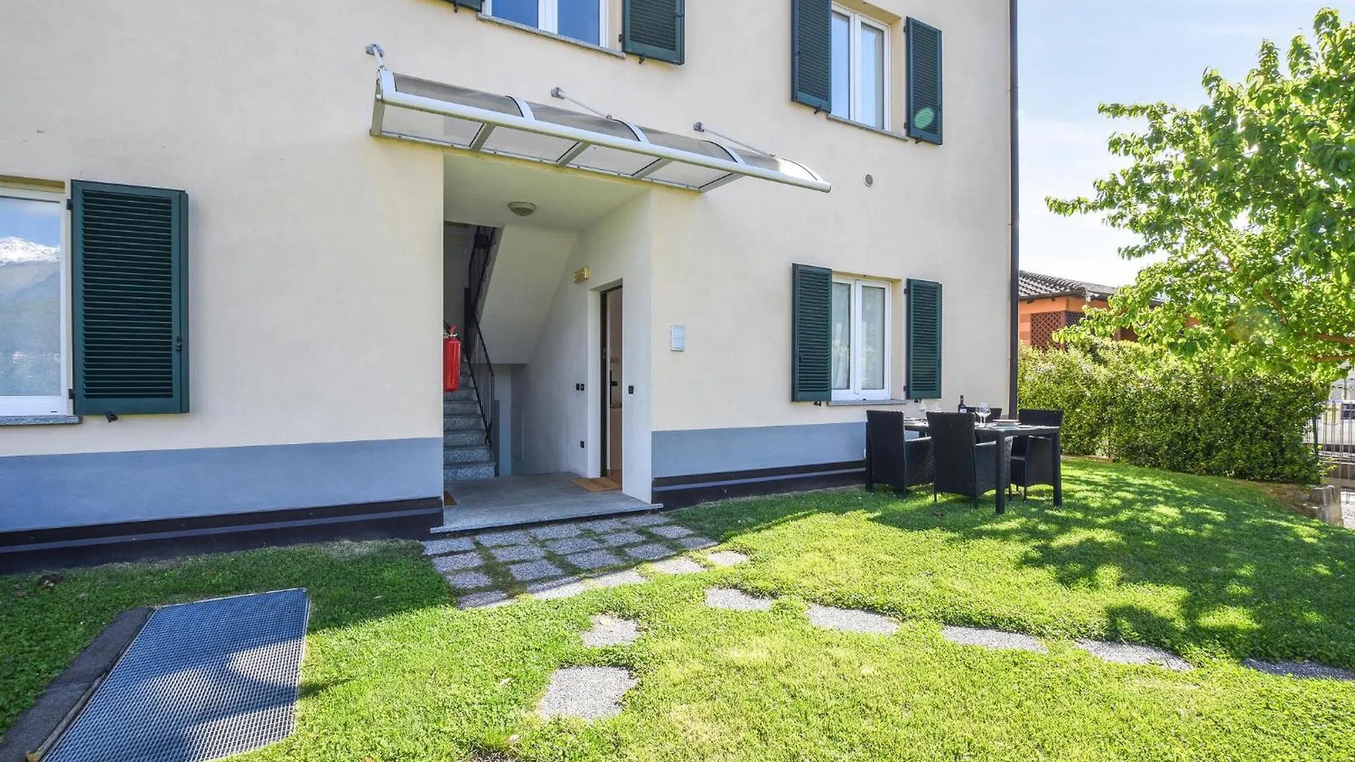Amazing Apartment In Domaso With Kitchen